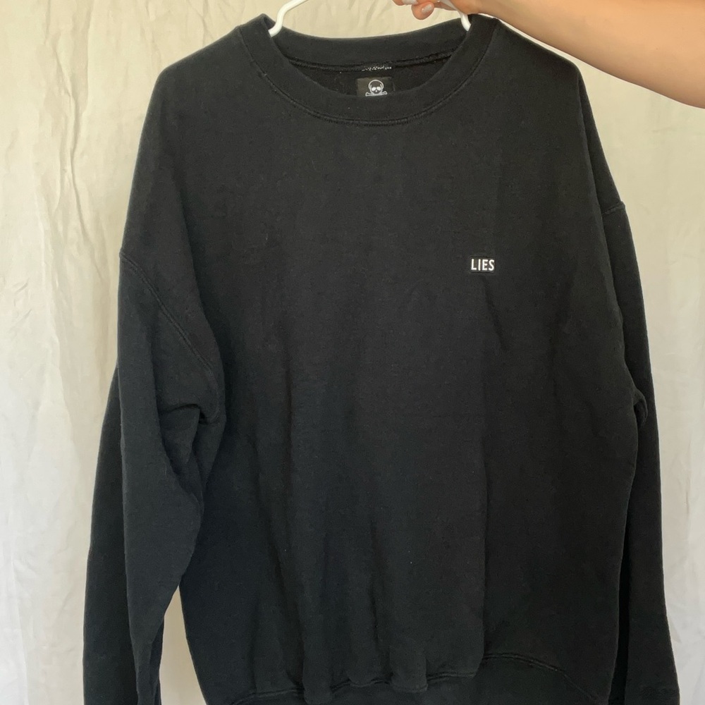 SSUR lies crewneck